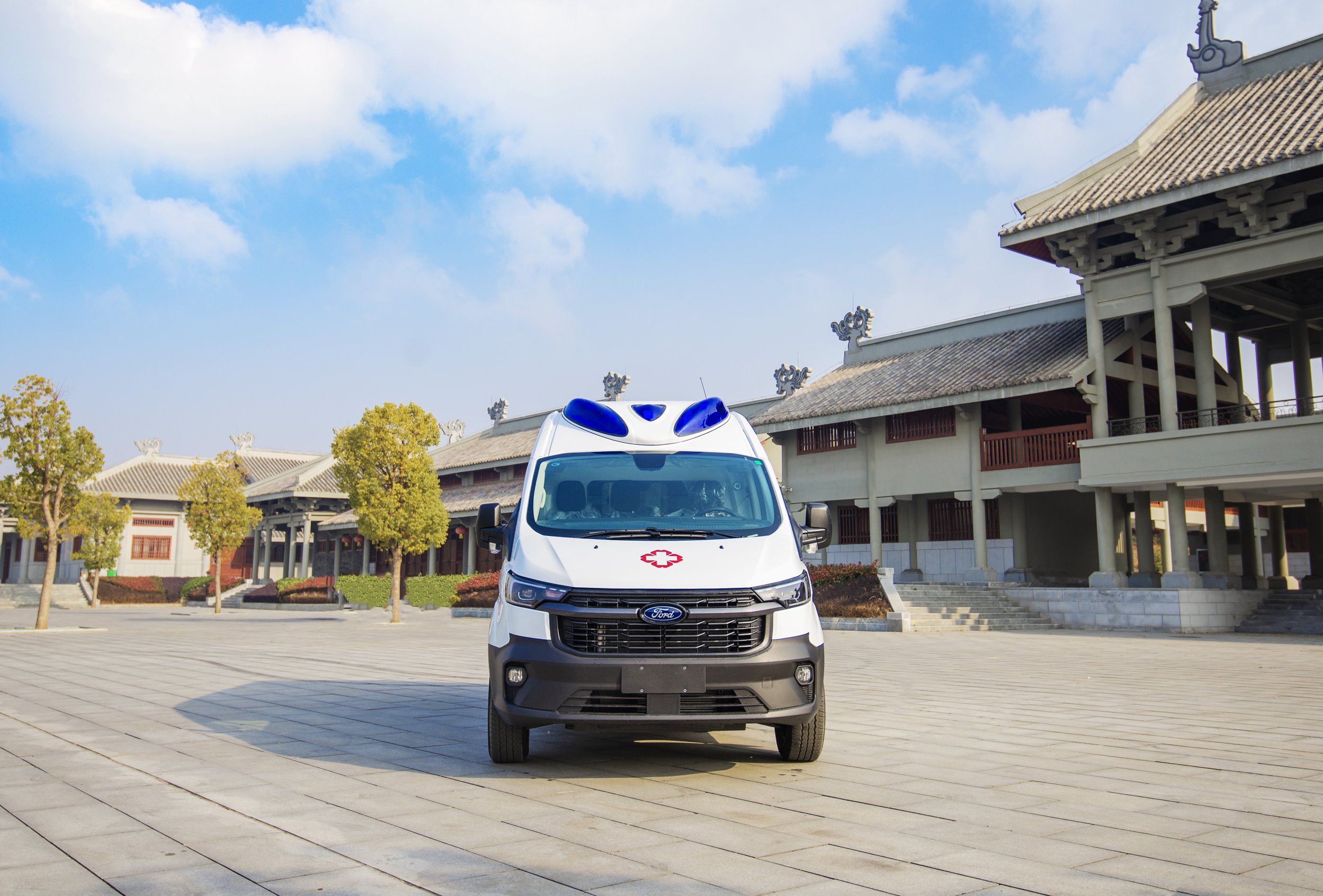 福特全順國(guó)六B救護(hù)車-遙遙領(lǐng)先的救護(hù)車廠家